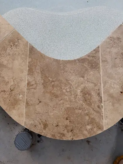 Tallai: travertine coping meets the spa