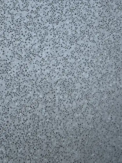 Close-up: 50% white / 50% clear glass finish