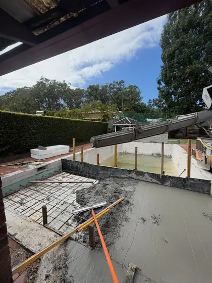 Nerang: concrete going in