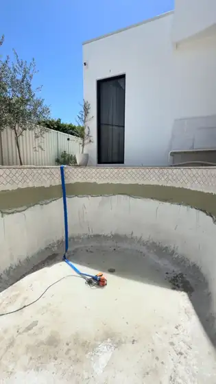 Burleigh Waters: glass crete next
